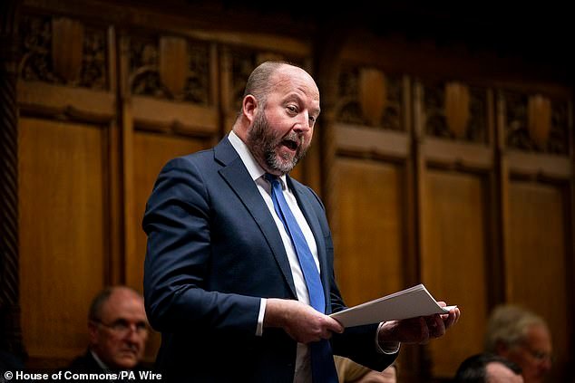 El secretario de justicia en la sombra no se enfrentará a una investigación después de que describió las reuniones masivas de oración musulmana como un “acto de dominación”.