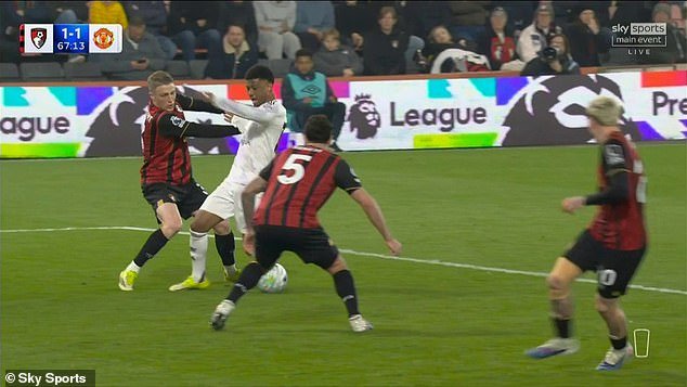 Furious Man United presentó una queja formal ante el jefe de árbitros Howard Webb después de que se produjera “otro error del VAR” tras el controvertido penalti de Amad Diallo en Bournemouth, dejando a Michael Carrick “estupefacto”.