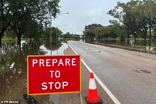 El hospital evacua urgentemente a mujeres embarazadas mientras el ciclón tropical Narelle causa estragos
