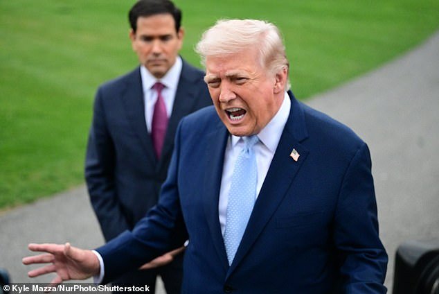 Albo contraataca después de que Donald Trump acusa a Australia de no involucrarse en su guerra contra Irán, y Australia se suma a los llamados para reabrir el Estrecho de Ormuz.