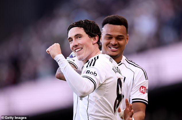 Harry Wilson inspira al Fulham a una remontada por 3-1 sobre el Burnley para mantener su forma de vida: la cola para su firma se hace cada vez más larga en medio de la incertidumbre contractual, escribe MATT BARLOW