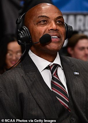 Charles Barkley envía un emotivo mensaje a un colega de ESPN mientras el presentador de March Madness se enfrenta a un reemplazo después de abandonar abruptamente el estudio.