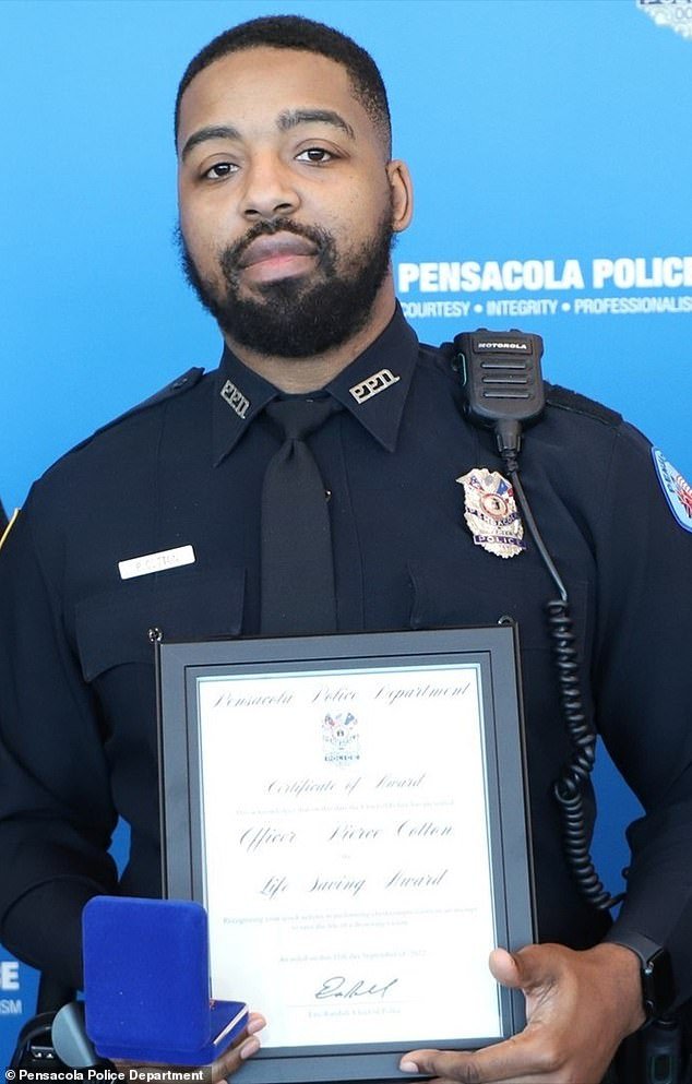 La futura mamá descubre que el policía que la dejó embarazada tiene VIH después de recibir un mensaje de texto… mientras lo acusan de un delito