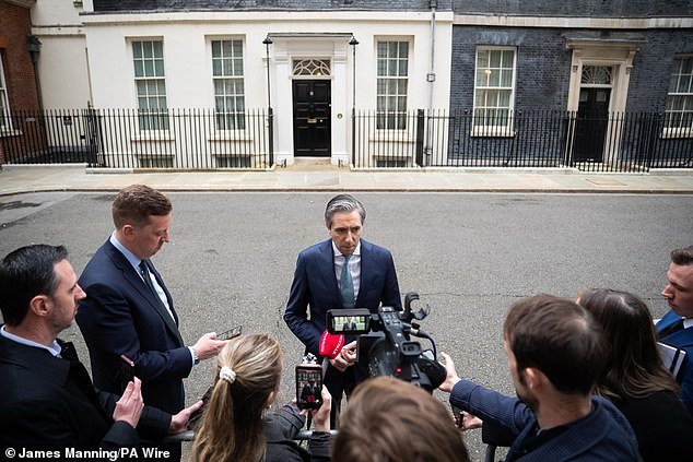 Crisis del costo de vida: Los ministros se están preparando para el impacto económico a largo plazo de la guerra de Trump con una gran cantidad de apoyo en materia de combustible, pero a pesar del fondo de guerra de 5 mil millones de euros, admiten que el público podría enfrentar un racionamiento si la guerra no termina pronto…