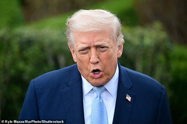 Trump declara que ha “borrado a Irán del mapa” y ha superado su objetivo de eliminar su poder militar “semanas antes de lo previsto”.