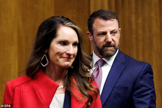 ¿Por qué el candidato del DHS de Trump se llama Markwayne? La extraña historia detrás del nombre del luchador de MMA que dirigirá ICE