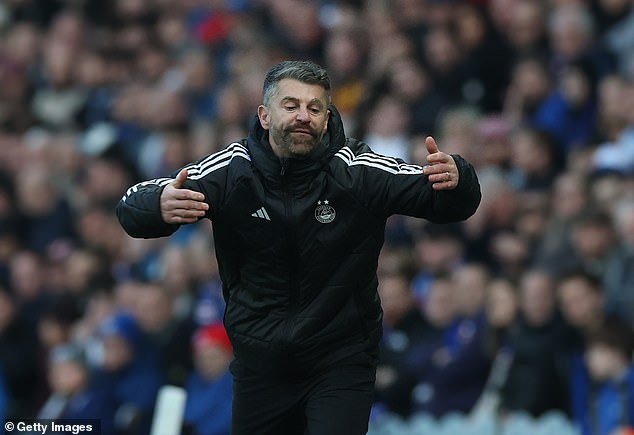 ¿Demasiado grande para hundirse? Aberdeen puede estar demasiado abatido para quedarse despierto mientras el jefe Stephen Robinson anuncia una reorganización