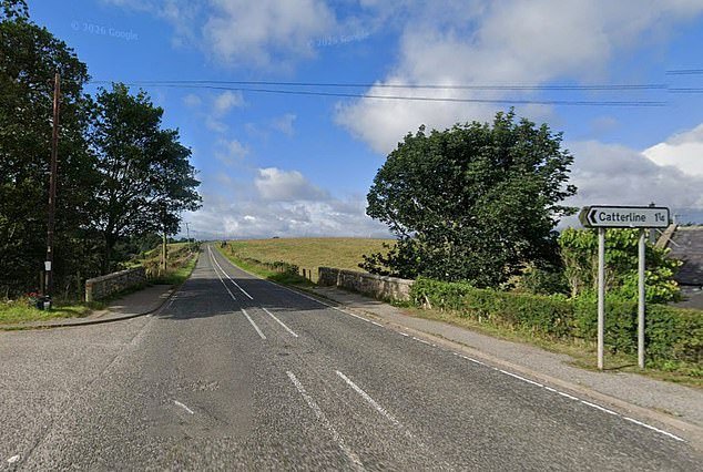 Una mujer y dos hombres resultan gravemente heridos tras un accidente entre un tractor y dos motos