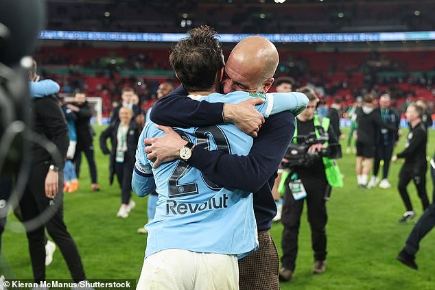 Por qué este triunfo en la Copa Carabao significó todo para Pep Guardiola: la rara muestra de emoción “humana” cruda y los sorprendentes paralelismos con su primera victoria en la copa en el Manchester City.