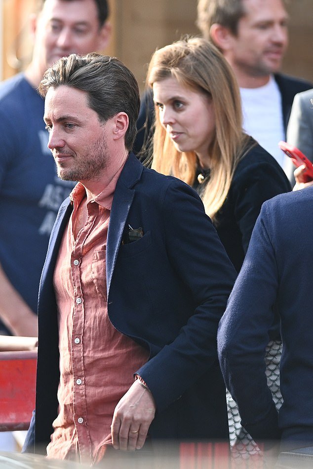 Beatrice sonríe con Edo, aunque la crisis de Epstein “divide a la pareja” y la princesa “estalla en lágrimas”