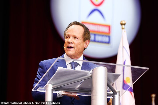 Charlie Kirk, “mentor” y magnate de las porristas, muere en un extraño accidente de pickleball