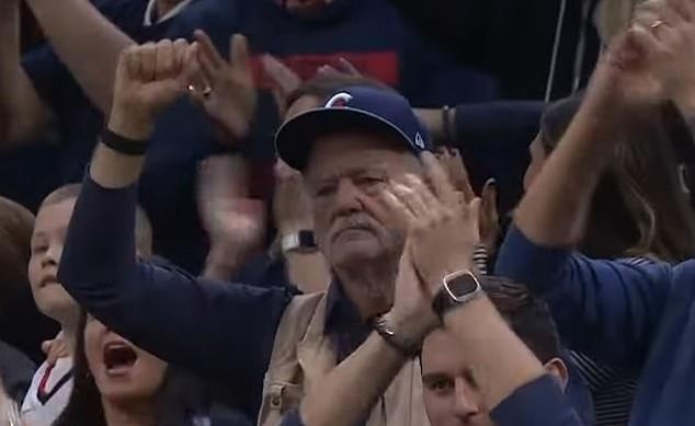 Bill Murray celebra la victoria de UConn en March Madness sobre UCLA mientras su hijo entrenador avanza al Sweet 16