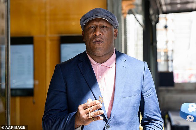 La estrella de NRL y Wallabies, Wendell Sailor, es detenida por NUEVE agentes de policía después de un incidente de conducción bajo los efectos del alcohol mientras el tribunal escucha detalles de comportamiento hostil.