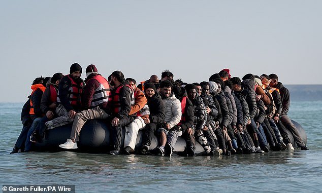 No culpen a los inmigrantes por la violencia contra las mujeres, dice el consejo laborista a los residentes en “destructor de mitos” sobre inmigración