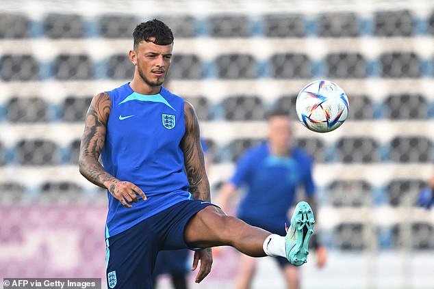 Ben White TERMINA el exilio inglés cuando Thomas Tuchel lo llama por primera vez desde su eliminación del Mundial y su negativa a regresar después de que Steve Holland lo avergonzara frente a sus compañeros de equipo.