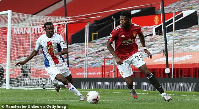 La ex estrella del Man United se entrena con la sub-21 del Crystal Palace como ganadora de la Europa League y quiere reiniciar su carrera en un nuevo club.
