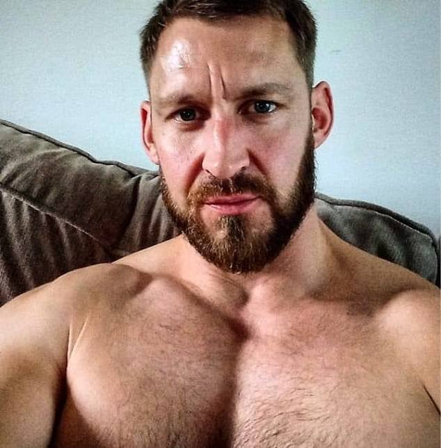 El entrenador personal despedido por los gimnasios de David Lloyd tras ser acusado de acoso sexual por parte de sus compañeros ha perdido su demanda por despido improcedente y se ha quedado con una factura legal de £17.000