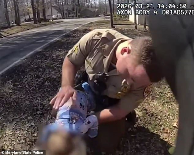 Intensas imágenes de cámara corporal muestran a dos policías estatales de Maryland salvando la vida de un bebé que se asfixia