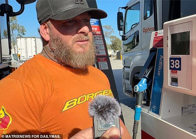 El drástico acto de los camioneros desesperados que luchan por sobrevivir; como advierten, la crisis del combustible está a pocos días de hundir a la nación en un caos total.