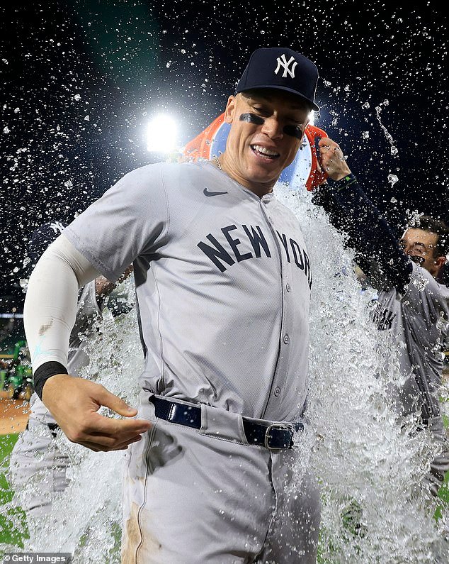 ¡El béisbol ha VUELTO! Los Yankees lucharon contra arañas y aguas residuales en la pretemporada… ahora Aaron Judge está planeando un shock aún mayor