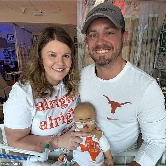 Los padres están consternados después de que el hospital retirara a un bebé con síndrome de Down en estado crítico de la lista de espera para trasplante de hígado porque está conectado a un ventilador