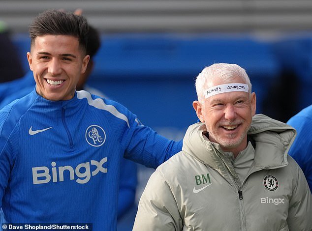 Chelsea Confidential: Por qué los jugadores de los Blues del pasado y del presente aman al masajista Billy McCulloch, y sus momentos más divertidos en 25 años en Stamford Bridge: desde estar atado en la oficina de José Mourinho hasta darle un puñetazo a Diego Costa en la cara