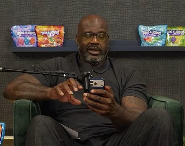 Shaquille O’Neal se vio obligado a negar haber enviado mensajes viles a Sabrina Carpenter en Instagram