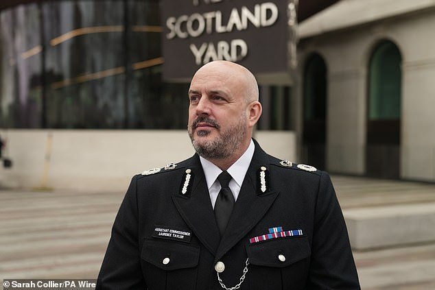 La guerra con Irán ha aumentado el riesgo de un ataque en Gran Bretaña, advierte el principal jefe terrorista, pocos días después del “bombardeo incendiario antisemita” contra ambulancias en Golders Green.