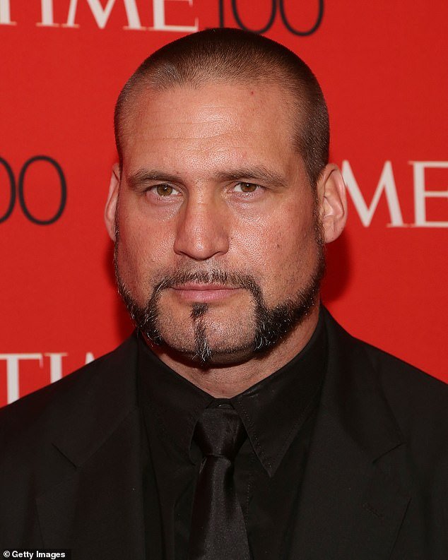 El guardia de seguridad en el centro de la polémica de Chappell Roan rompe el silencio sobre el drama del hotel que dejó llorando a la hija de Jude Law