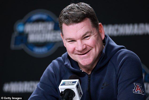 El principal entrenador de March Madness responde abruptamente a las afirmaciones de que está cerca de dejar su equipo