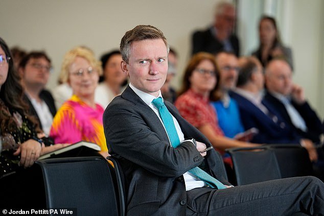 NS&I “reunificará” a las familias en duelo con dinero en efectivo y, en algunos casos, pagará una compensación, dice el ministro