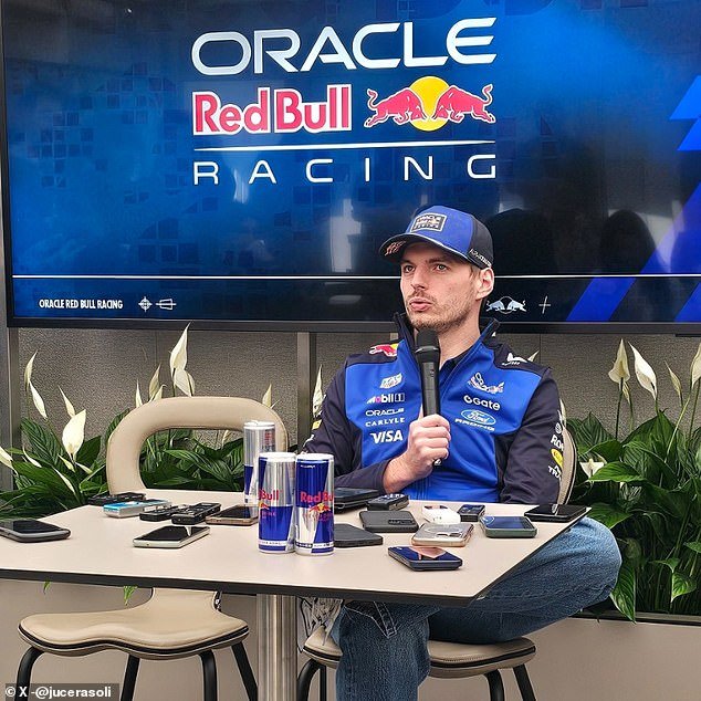 El apasionado Max Verstappen expulsa al periodista británico de la sesión de prensa y se niega a responder preguntas mientras continúa la disputa sobre el Gran Premio de Abu Dabi del año pasado.