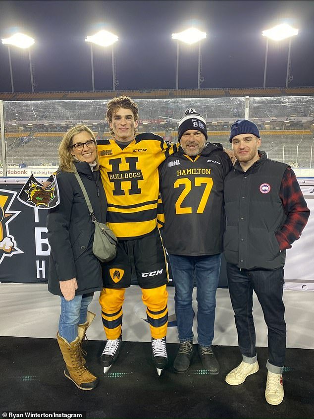 Jacob, el hermano de la estrella de la NHL Ryan Winterton, murió trágicamente a la edad de 25 años después de una batalla contra el cáncer.