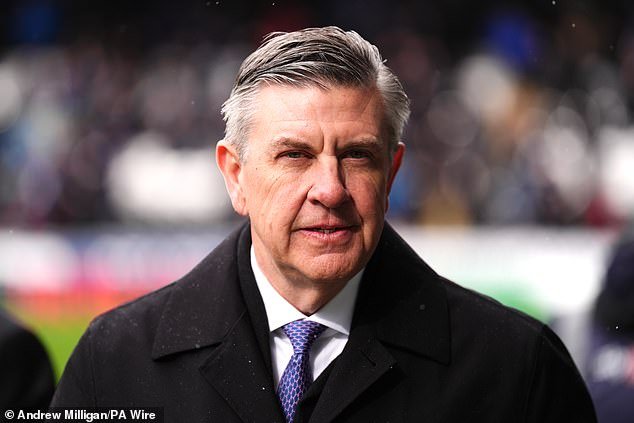 El dinero no es garantía de éxito, pregúntenle al Celtic… Los Rangers parecen estar bien posicionados para la nueva temporada gracias a la emisión de acciones de £16 millones, pero los rivales han demostrado que lo que importa no es el tamaño de su bote, sino cómo lo usa.