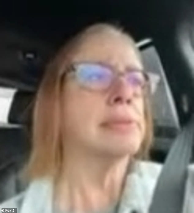 Juez toma duras medidas contra mujer que parece conducir durante audiencia judicial en línea: “Me estás mintiendo”