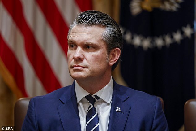 Irán podría atacar Londres con un misil, dice Pete Hegseth, mientras Estados Unidos presiona a Gran Bretaña para que se una a la guerra