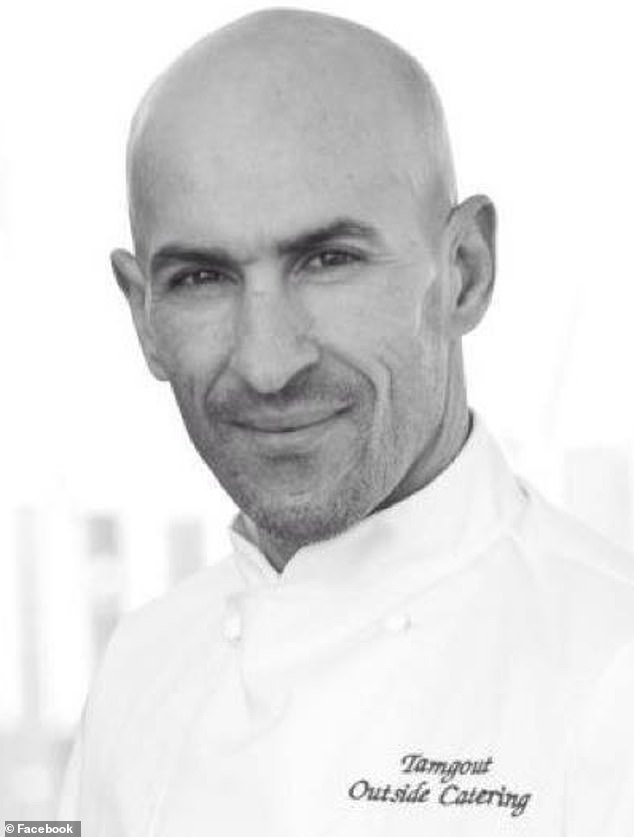 El chef de 59 años que manoseó a mujeres que hacían ejercicio en la playa de Brighton después de ofrecerles “terapia de contacto” ha sido condenado a seis años de cárcel