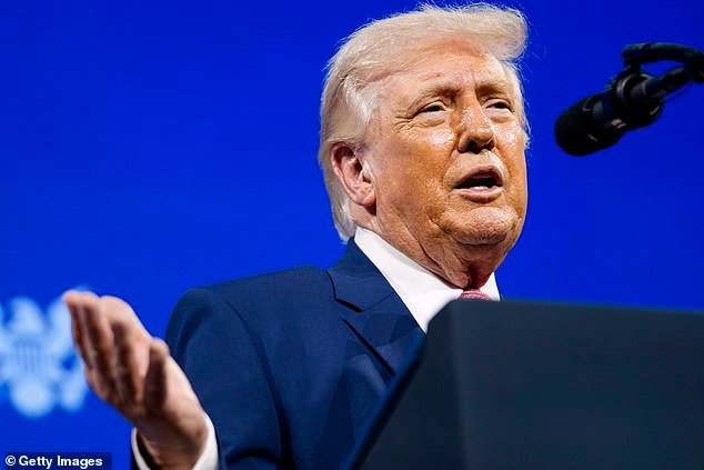 Trump anuncia que “Cuba es el SIGUIENTE” después de los ataques contra Venezuela e Irán, antes de agregar rápidamente: “Haga como si no hubiera dicho eso”.