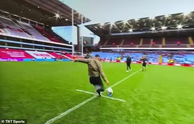 El jefe de los Leicester Tigers, Geoff Parling, estuvo involucrado en un intercambio con clasificación X con los presentadores de TNT Sport sobre un incidente previo al partido.