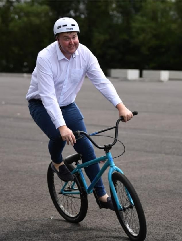 Víctima de delincuente sexual del SNP: Nos han llamado mentirosos… el parlamento juvenil DEBE ser investigado