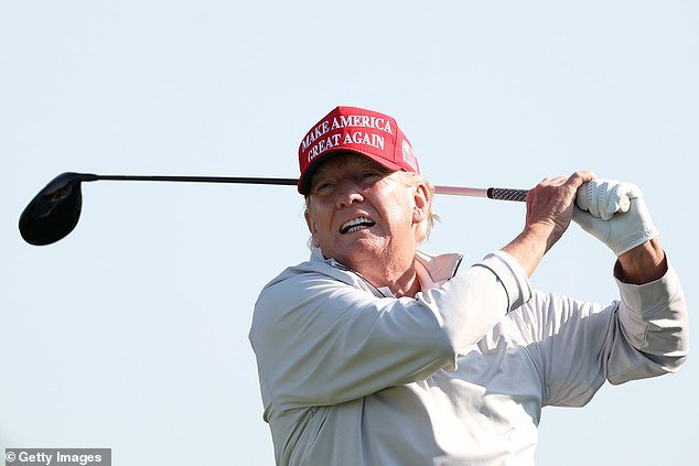 Revelado: sumas impresionantes que los hábitos de golf de Donald Trump han costado a los contribuyentes estadounidenses