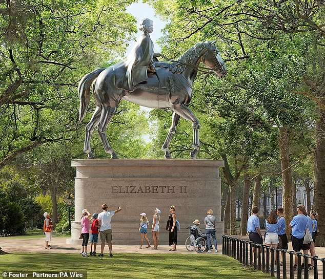 Los millonarios temen que el monumento a la reina Isabel II esté siendo utilizado como escondite para atracadores y provoque un aumento del comportamiento antisocial.