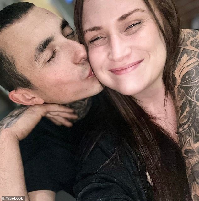 Horror de asesinato y suicidio: un hombre dispara a su novia y a sus dos hijas pequeñas en una tranquila ciudad de Connecticut