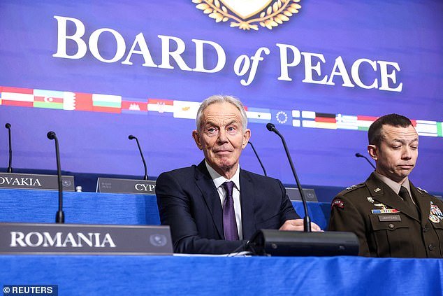 Tony Blair dice que la izquierda debe poner fin a su “alianza impía” con los islamistas para erradicar el antisemitismo