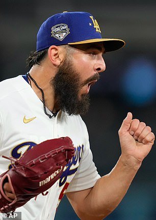 La estrella de los Dodgers, Alex Vesia, rinde homenaje a su fallecida hija con un conmovedor homenaje en su guante para la nueva temporada de la MLB.