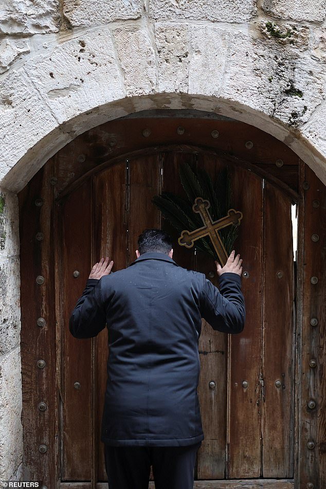Al líder de la Iglesia católica en Jerusalén se le niega el acceso al lugar de la crucifixión de Jesús