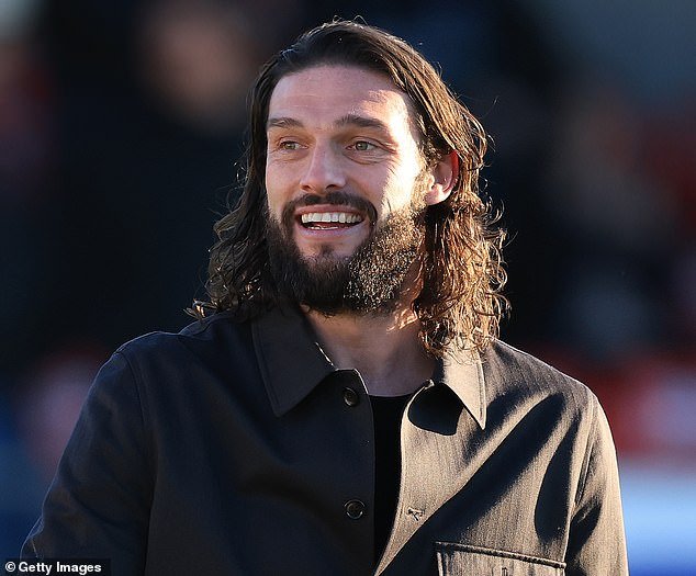Andy Carroll revela que aceptará un trabajo sorpresa como gerente de Dagenham & Redbridge después de ser nombrado por YouTuber KSI: “Simplemente cayó en mi regazo”