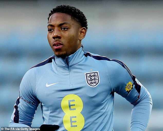 Myles Lewis-Skelly necesita dar un paso atrás para seguir adelante, pero así es como está tomando el camino correcto para volver a encarrilar su carrera, escribe NATHAN SALT