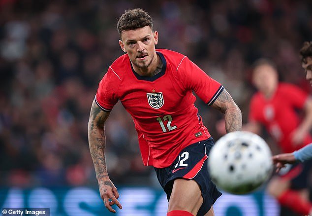 Thomas Tuchel envía un severo mensaje a los hombres del saco de Inglaterra después de que el exjugador exiliado Ben White fuera objeto de burlas despiadadas contra Uruguay