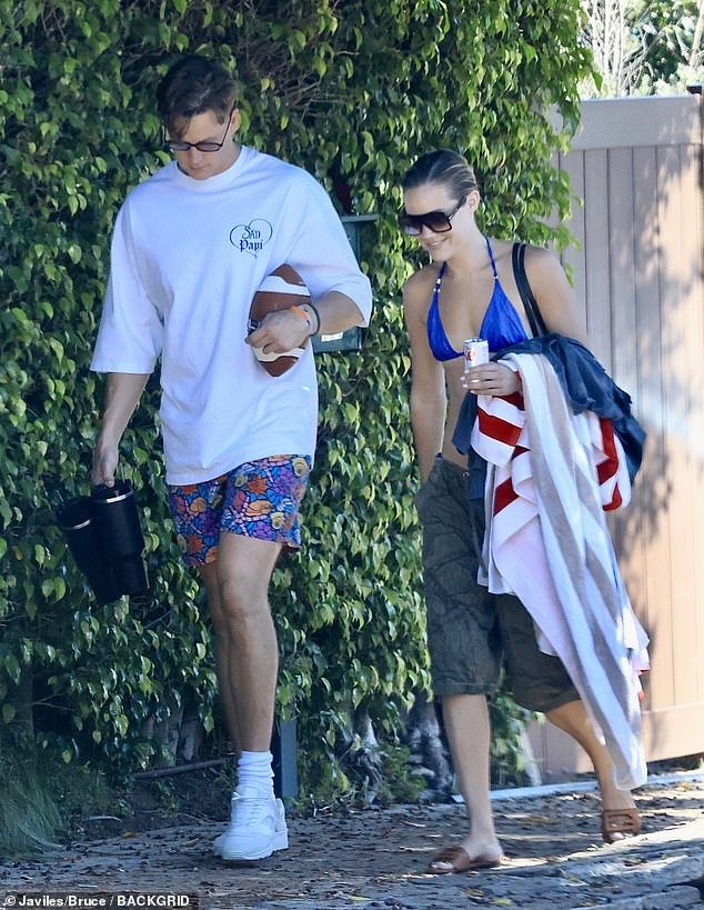 Joe Burrow sale con SI model en Los Ángeles, semanas después de que la estrella de la NFL festejó con Alix Earle y Tate McRae.